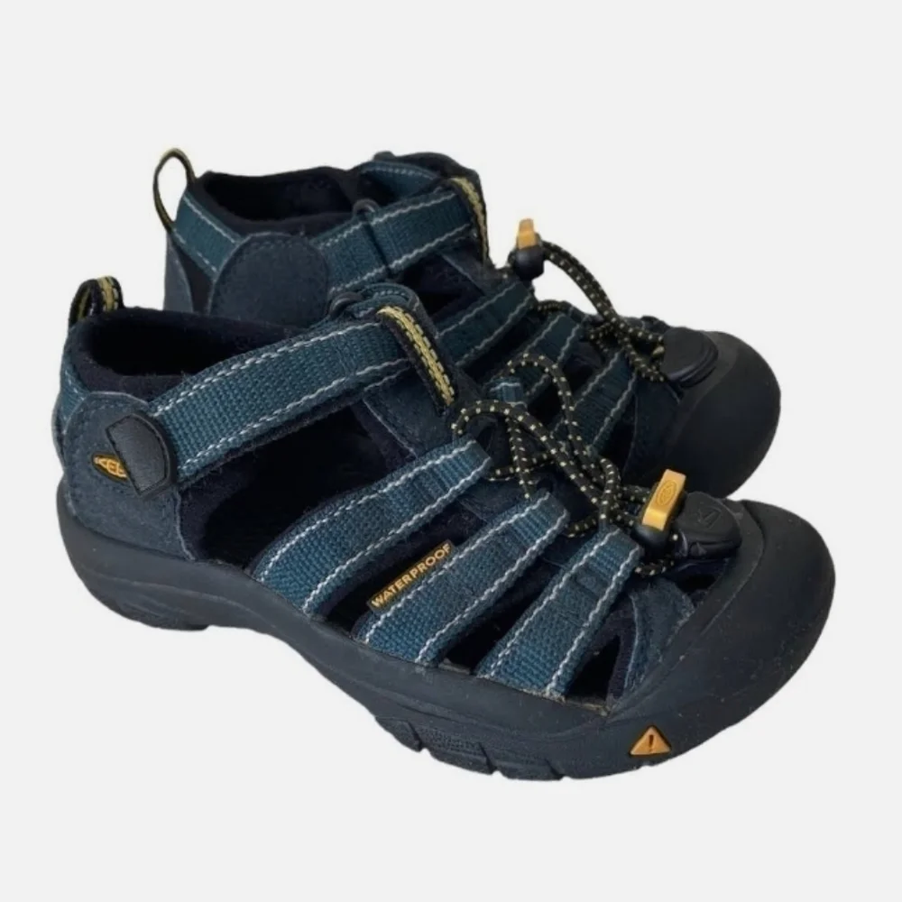 Keen Boys Kids Outdoor Fisherman hiking Waterproof sandals shoes sz 4 Toddler